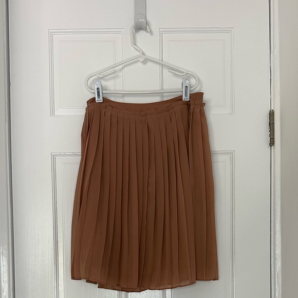 LC by Lauren Conrad Pleated A Line Mini Skirt - Picture 3 of 8